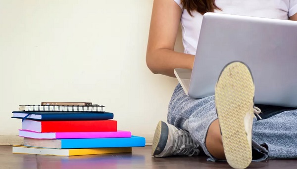 Những chiếc laptop thích hợp cho học sinh và sinh viên