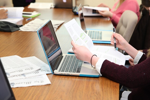 Những chiếc laptop thích hợp cho học sinh và sinh viên